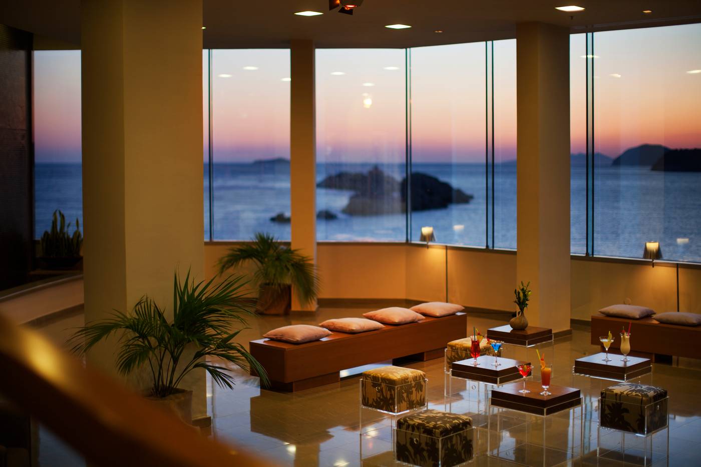 Dubrovnik-Palace-Bar-38