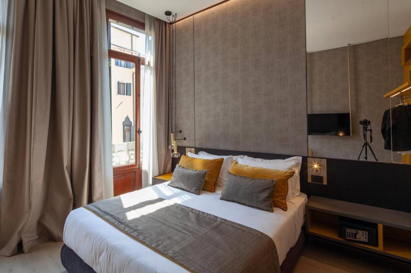 Palazzo-Pianca-Room-30