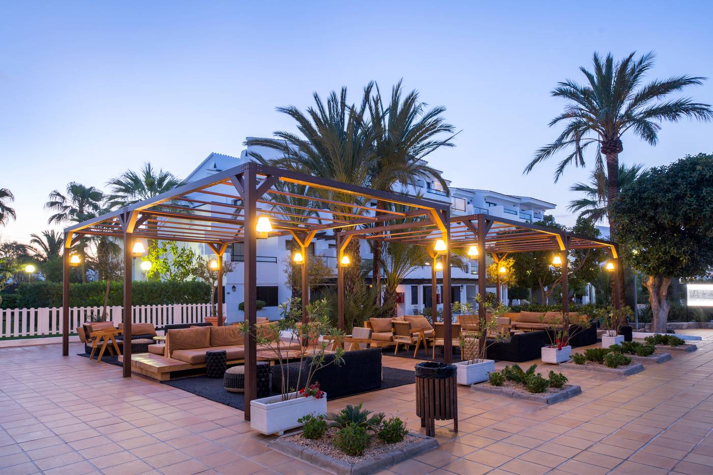 Club-Bahamas-Ibiza-Bar-7