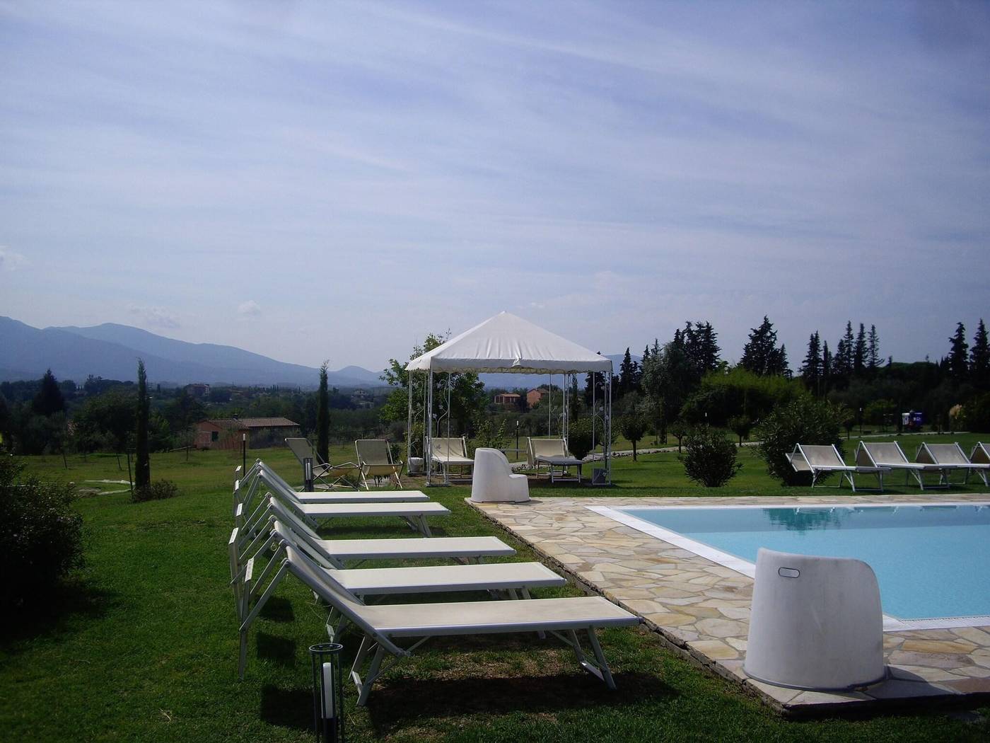 Relais-Del-Lago-Pool-23