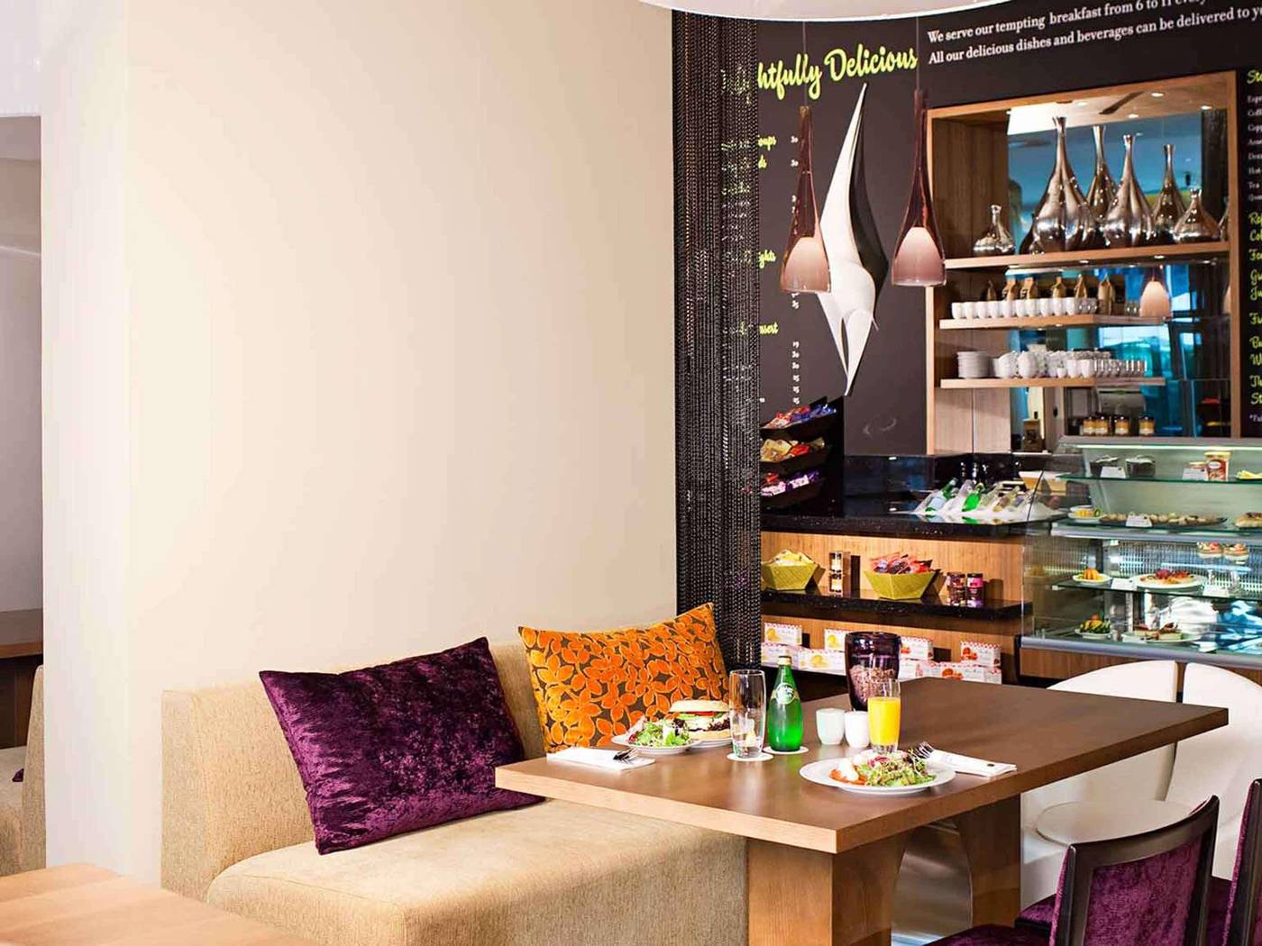 Novotel-Suites-Mall-Avenue-Dubai-Bar-31
