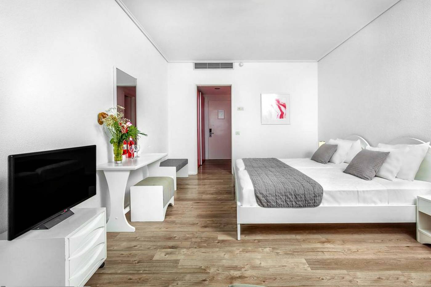 Skiathos-Palace-Hotel-Room-30