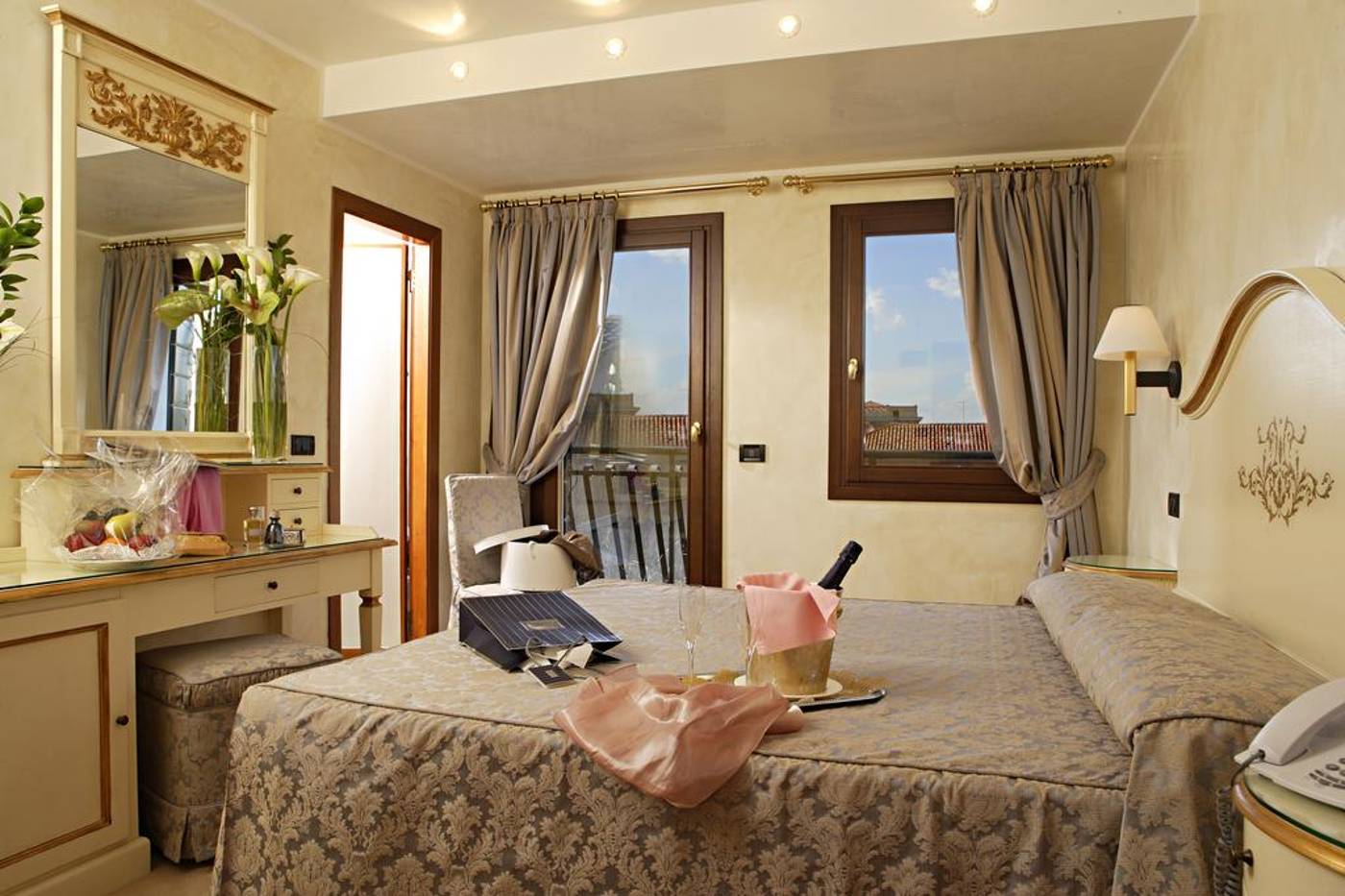 Hotel-Carlton-Capri-Room-2