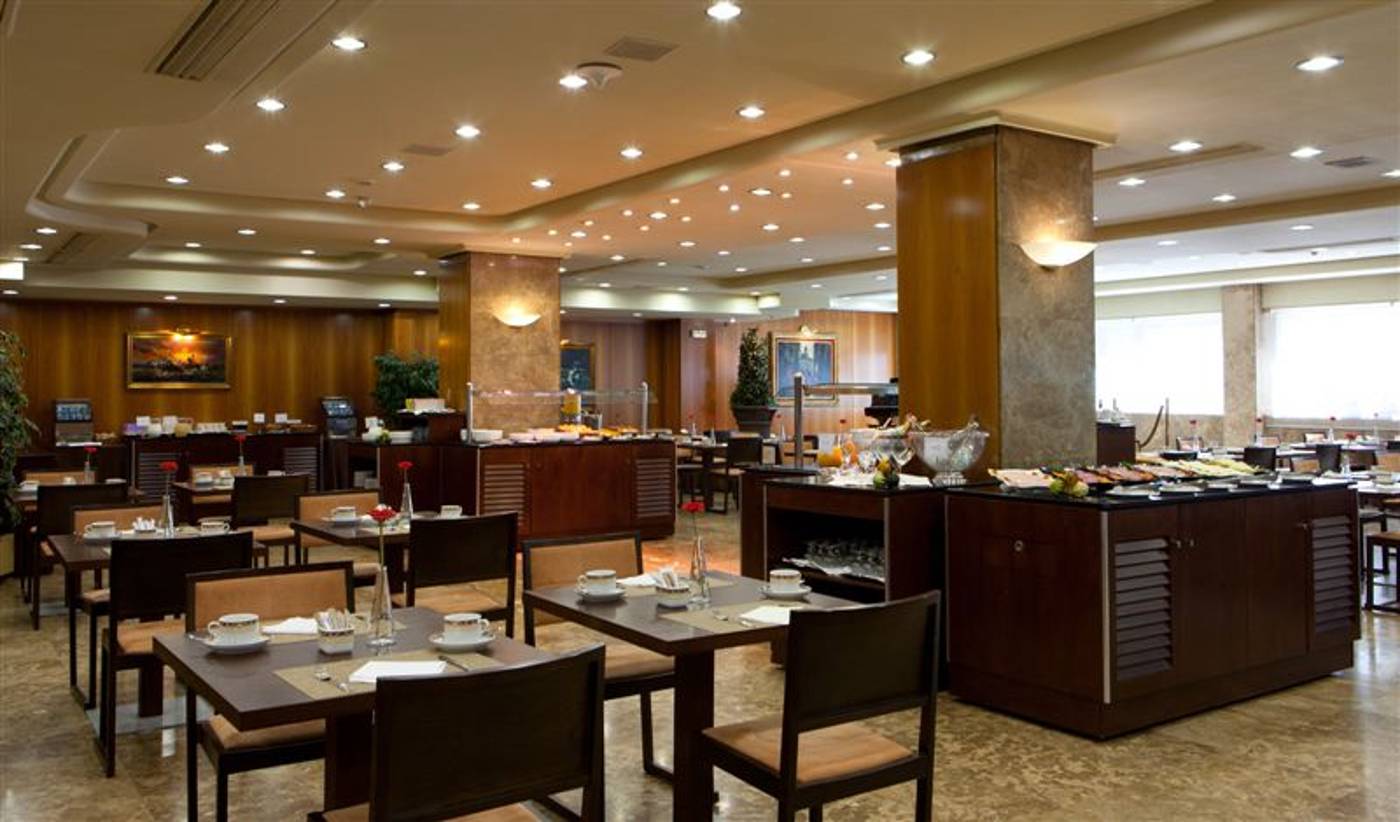 Santos-Agumar-Restaurant-33