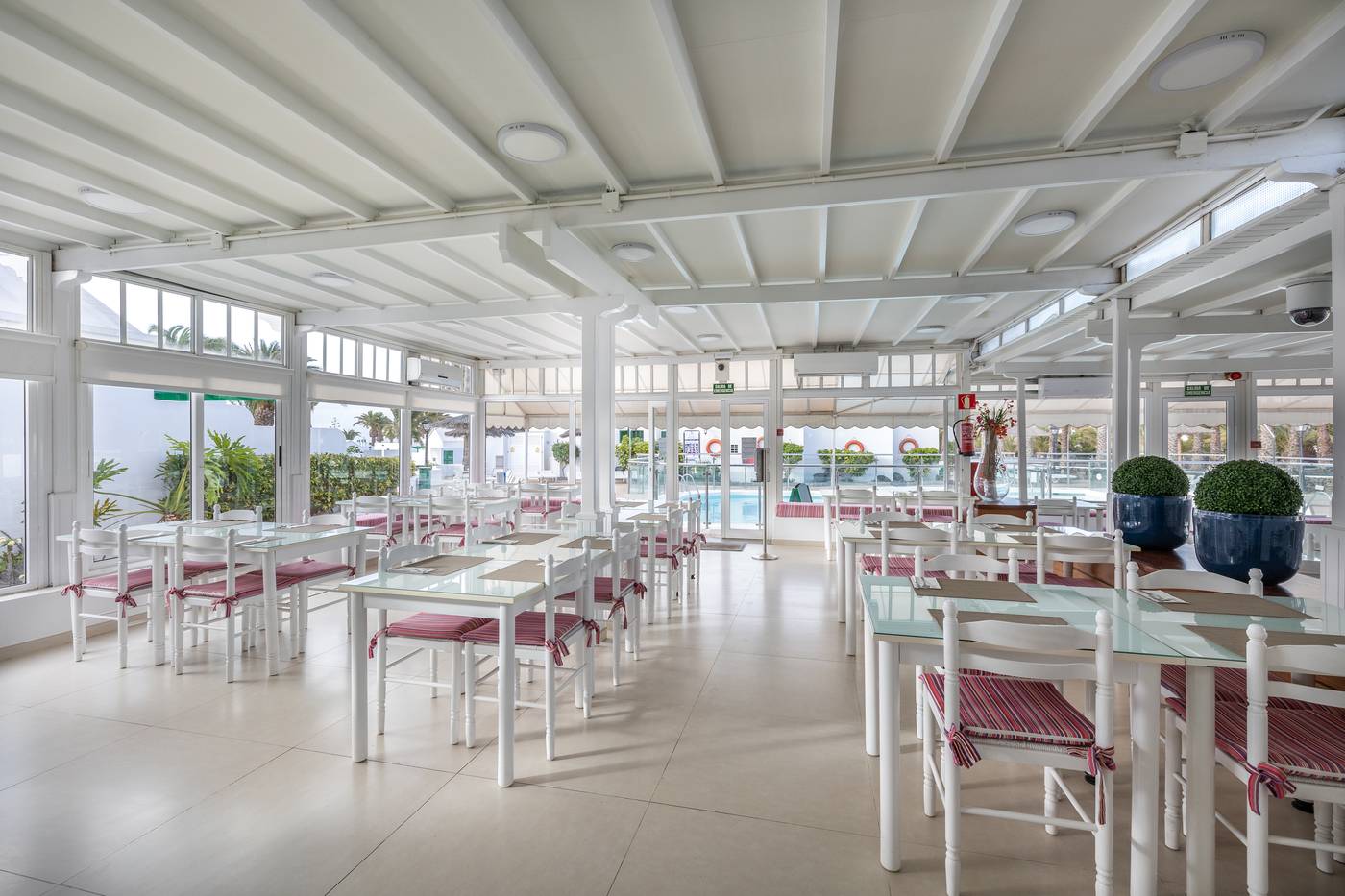 Apartamentos-LIVVO-Las-Gaviotas-Restaurant-56