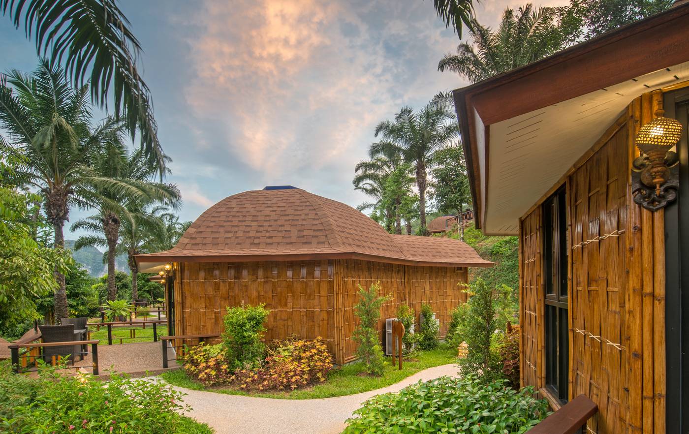 Aonang-Fiore-Resort--SHA-Extra-Plus---Terrace-20