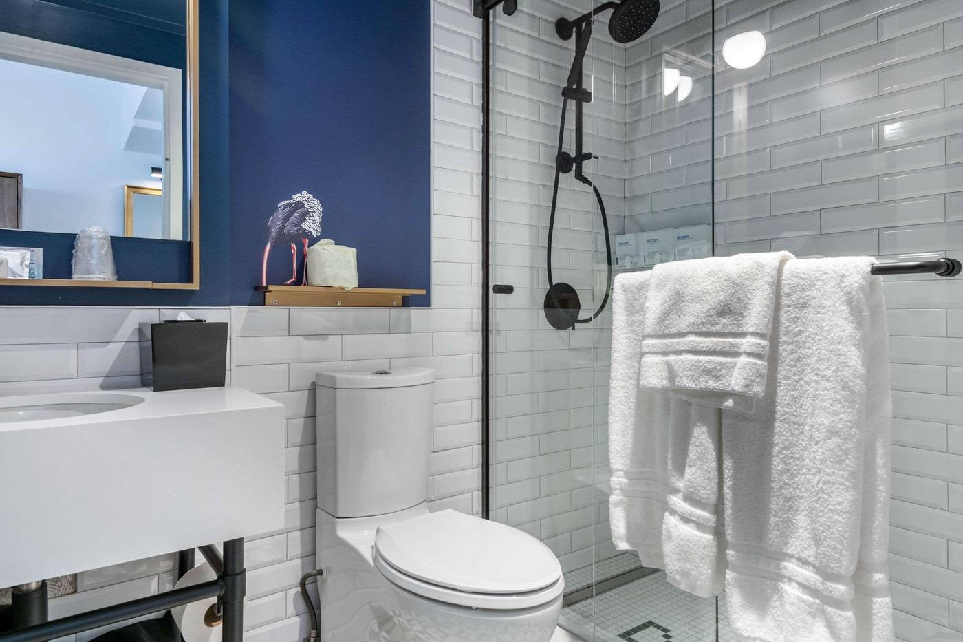 Hotel-Belmont-Vancouver-MGallery-Room-55