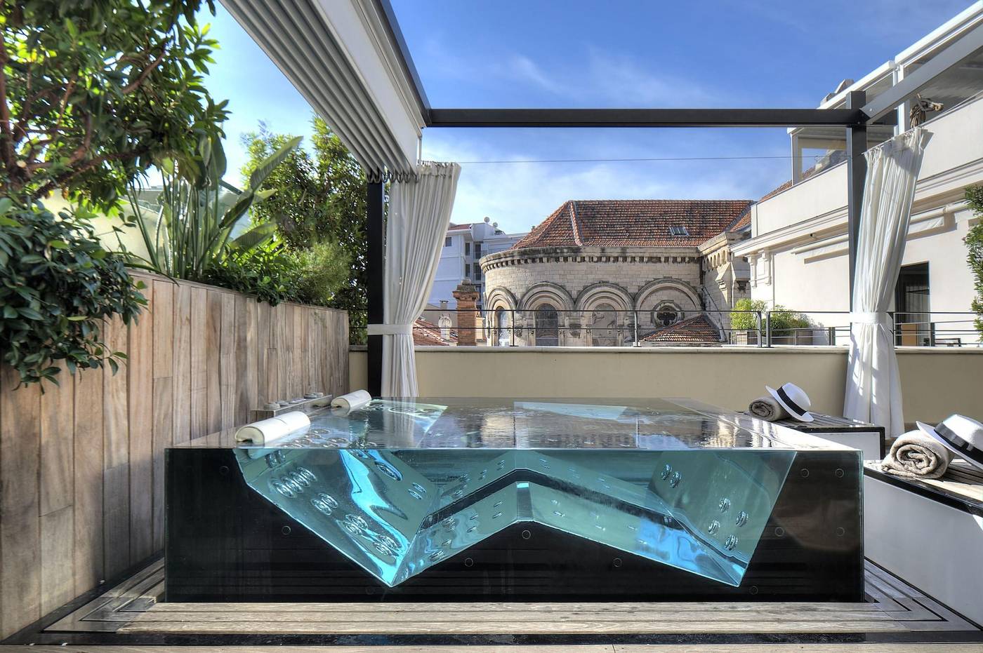 Five-Seas-Hotel-Room-6