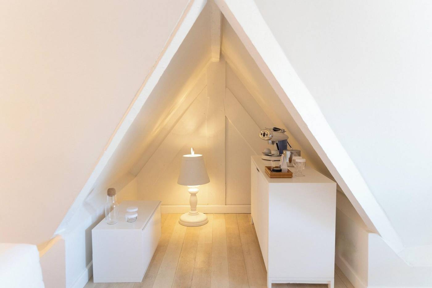 White-1921-Saint-Tropez-Room-37