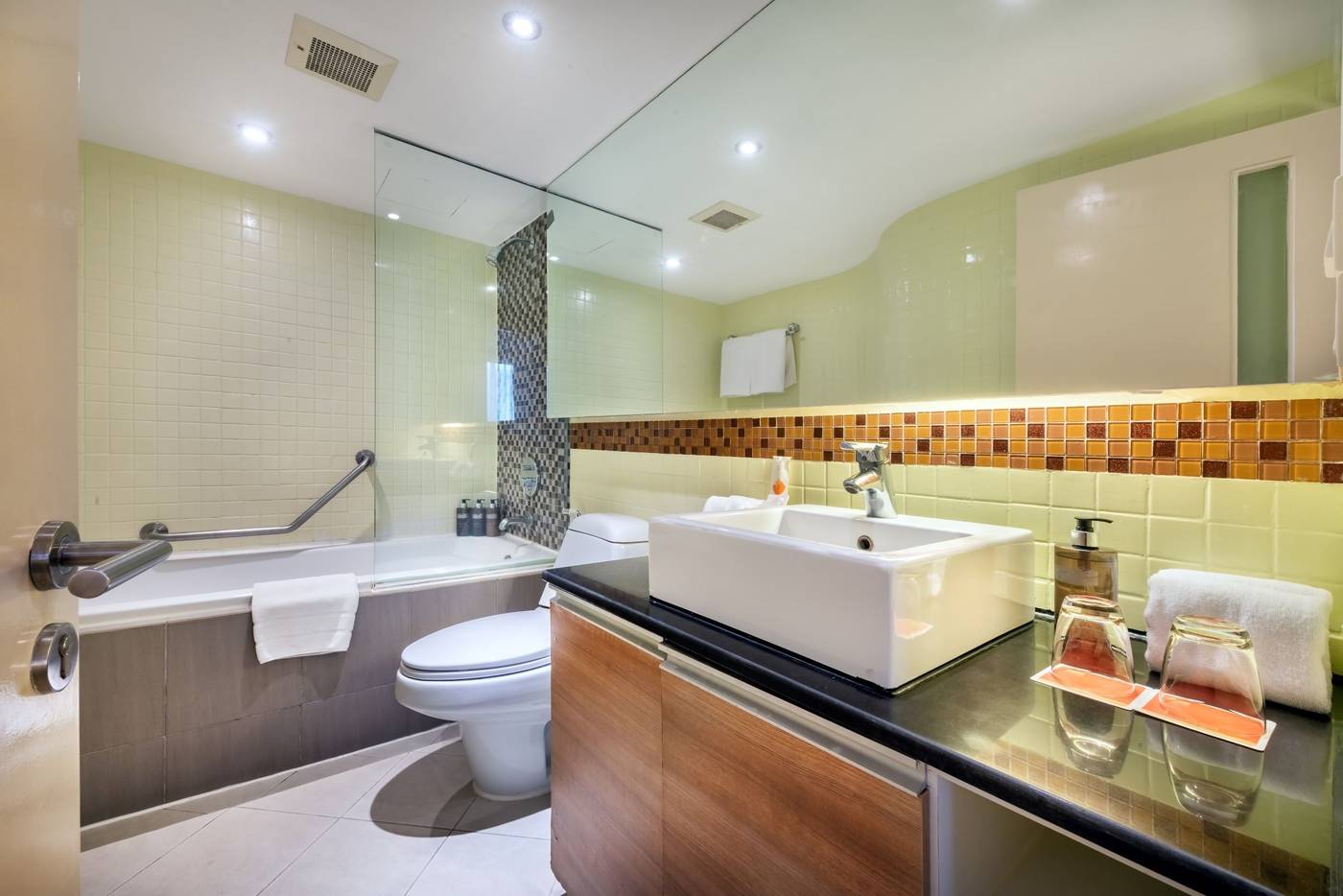 Bandara Suites Silom-Thailand-BANGKOK-Room-7
