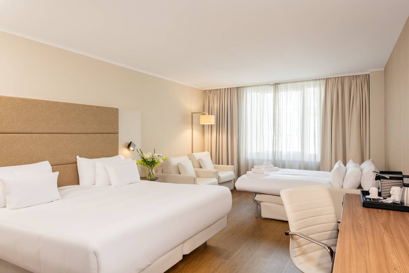 NH-Collection-Berlin-Mitte-am-Checkpoint-Charlie-Room-30