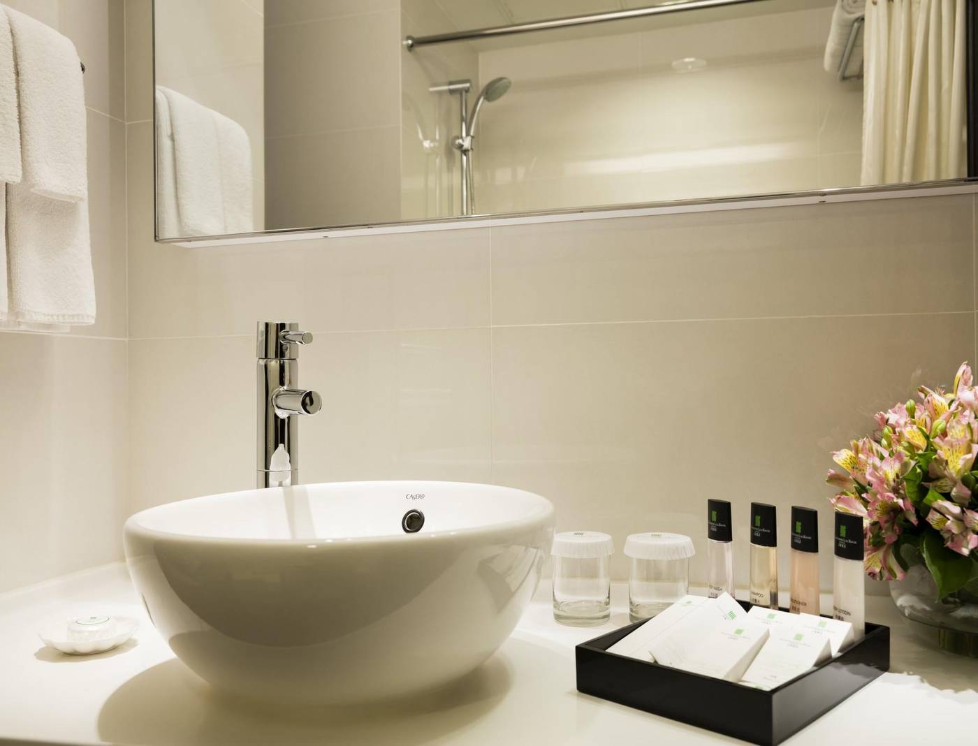 Gloucester-Luk-Kwok-Hong-Kong-Room-19