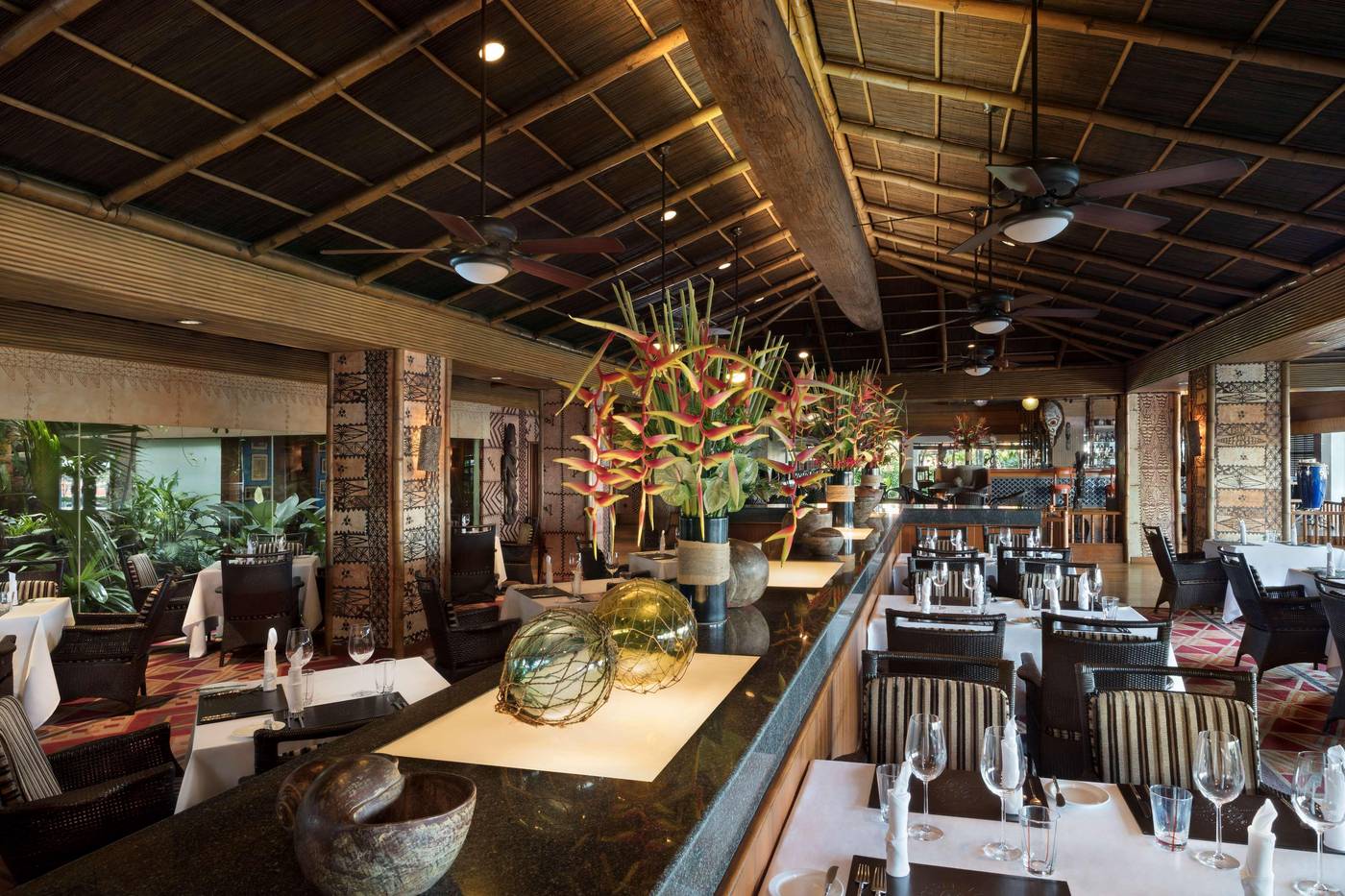Anantara-Riverside-Bangkok-Restaurant-34