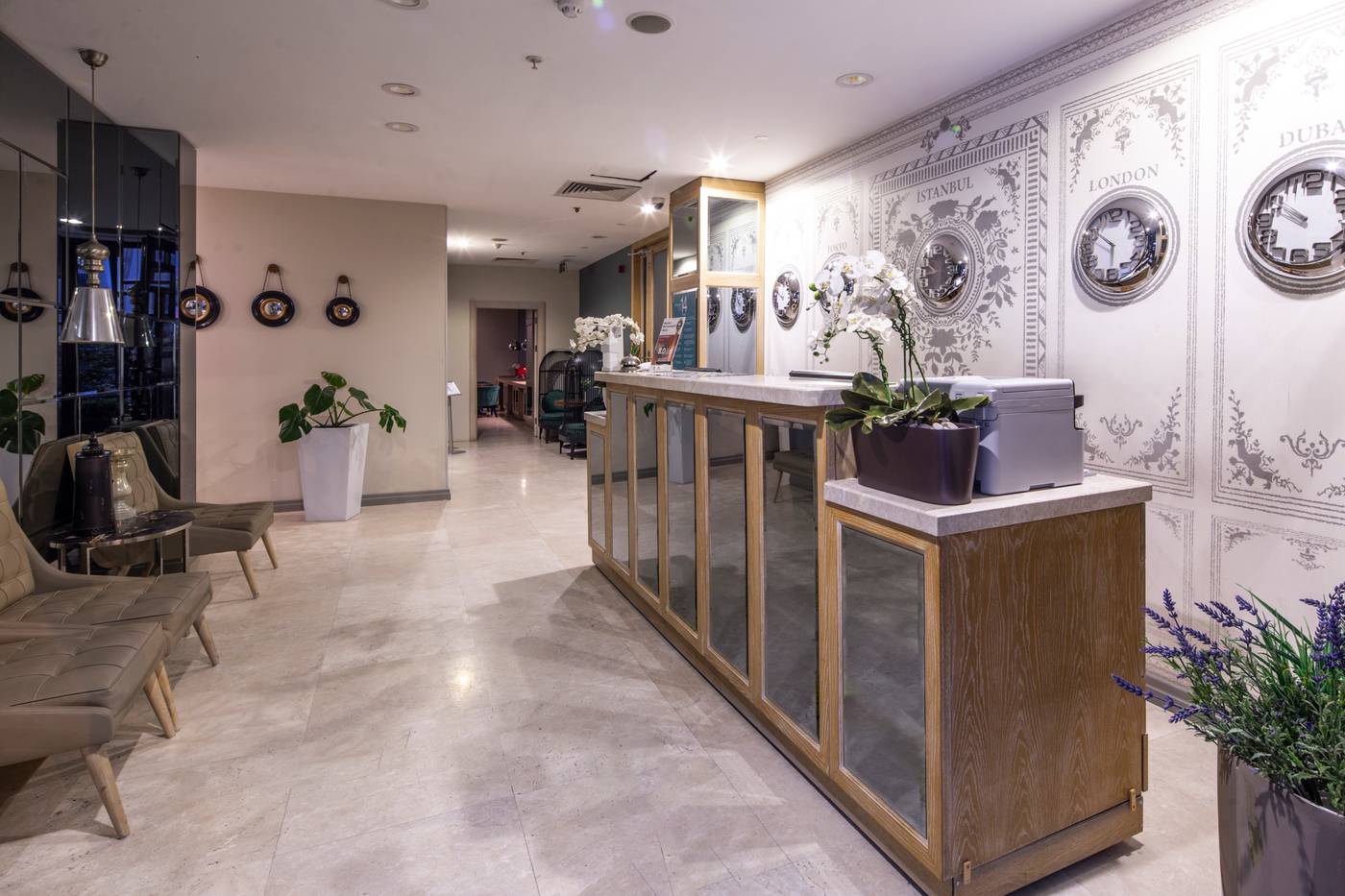 The-Gate-30-Suites-Hotel-Lobby-4