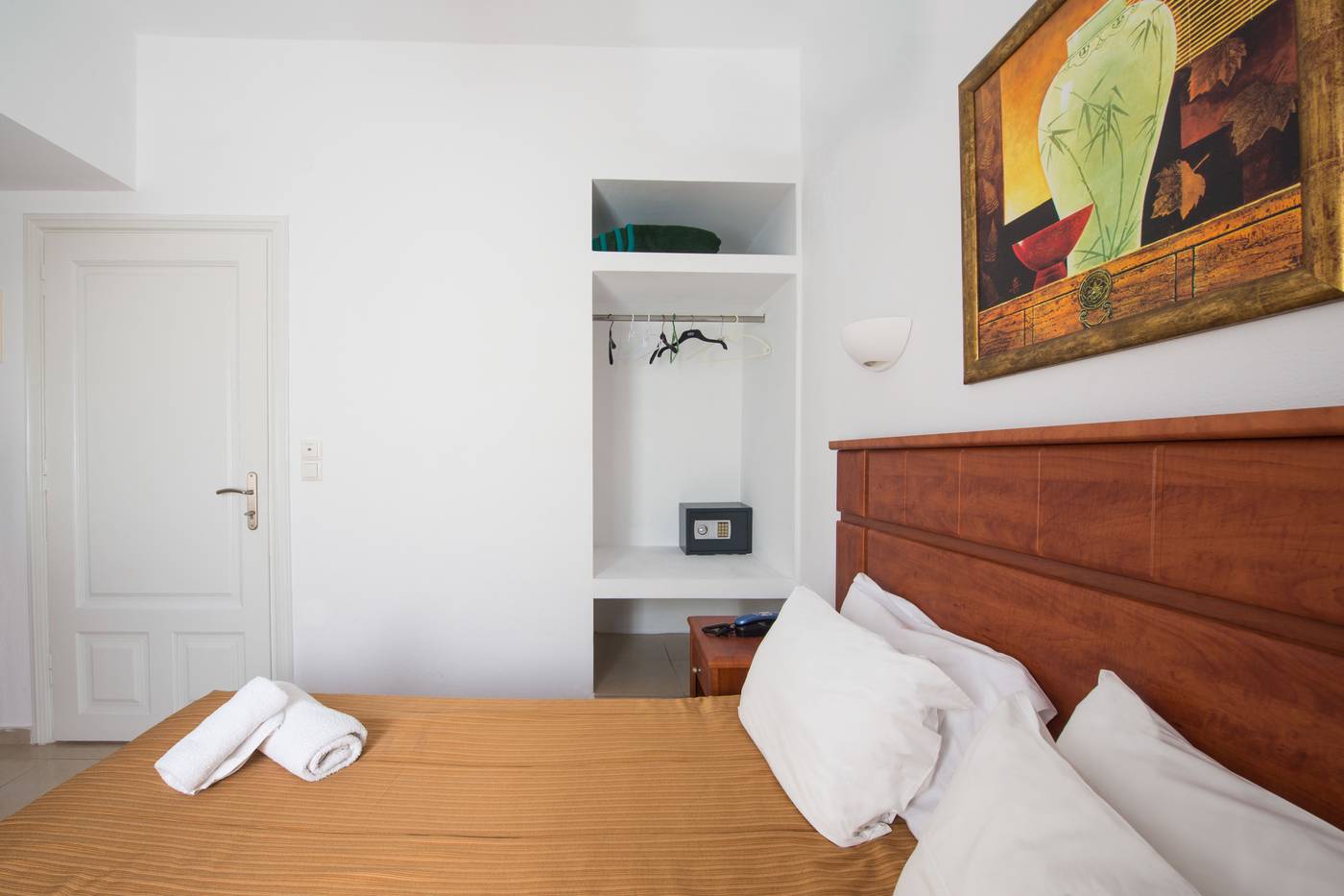 Giannoulaki-Aparthotel-Room-19