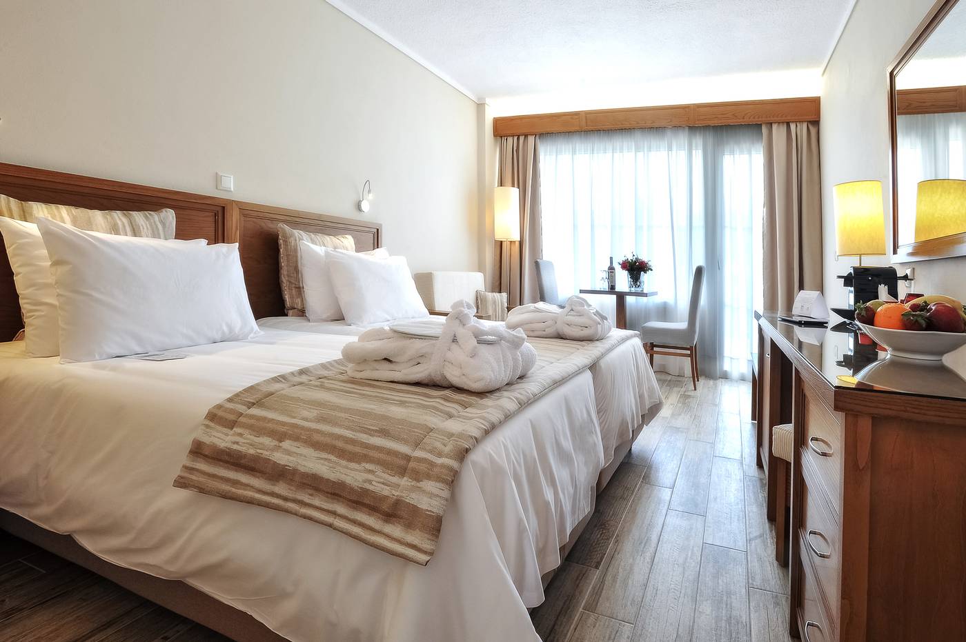 Mitsis-Alexander-The-Great-Room-17