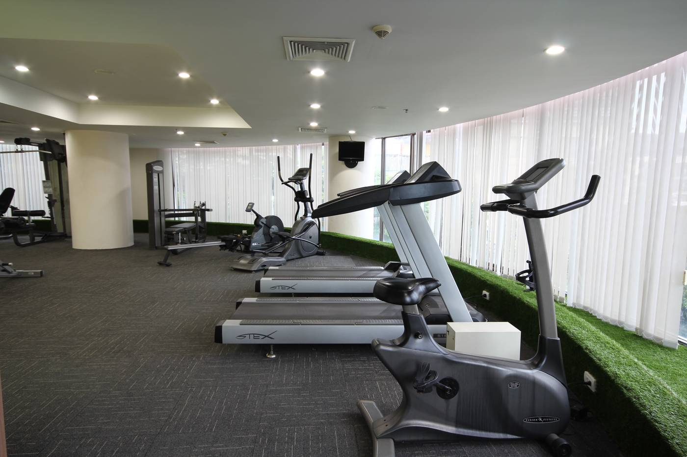 Deevana-Plaza-Phuket-Sports-and-Entertainment-64