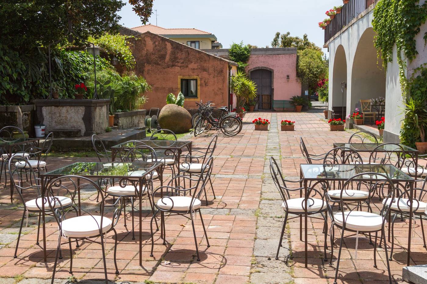 Etna-General-view-10