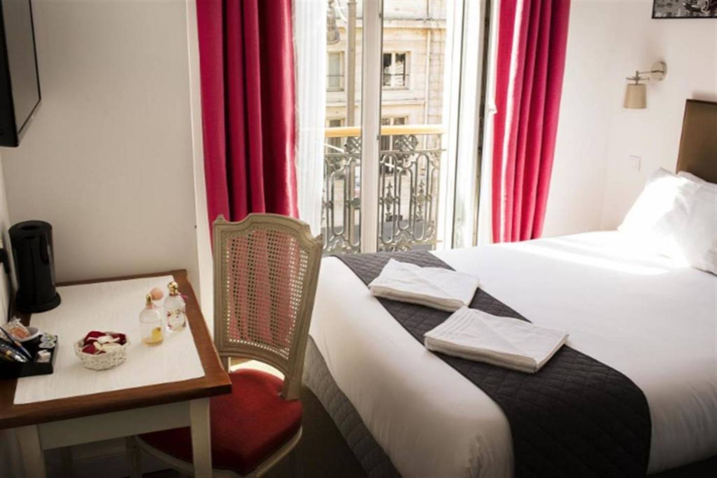 France-Louvre-Room-14