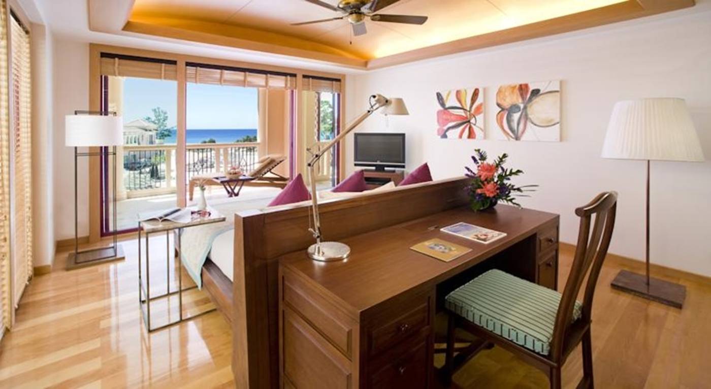 Centara-Grand-Beach-Resort-Phuket-General-view-39