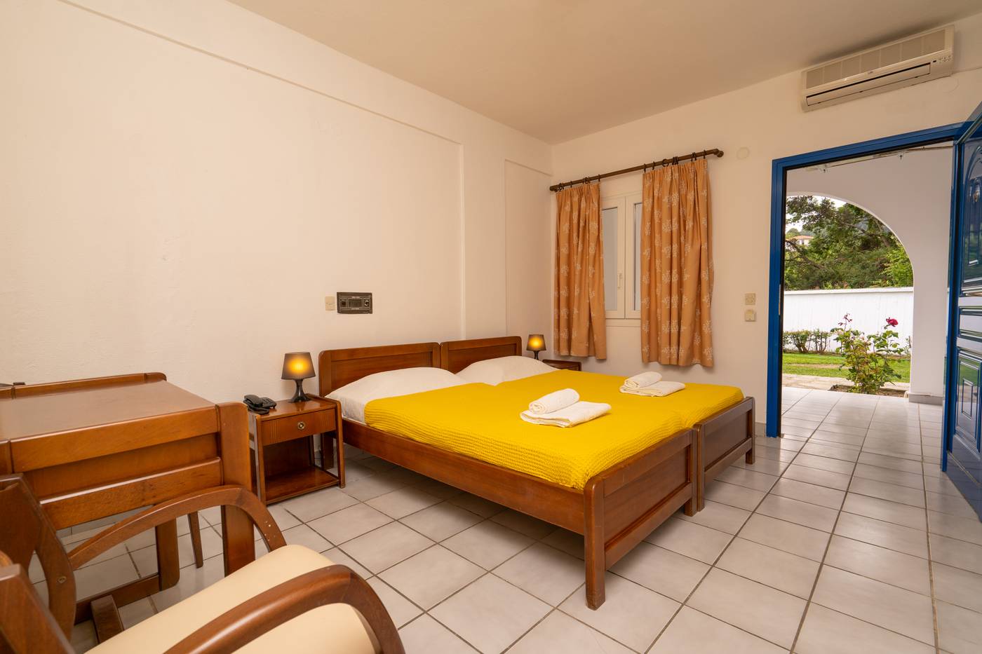 Theo-Bungalows-Room-52