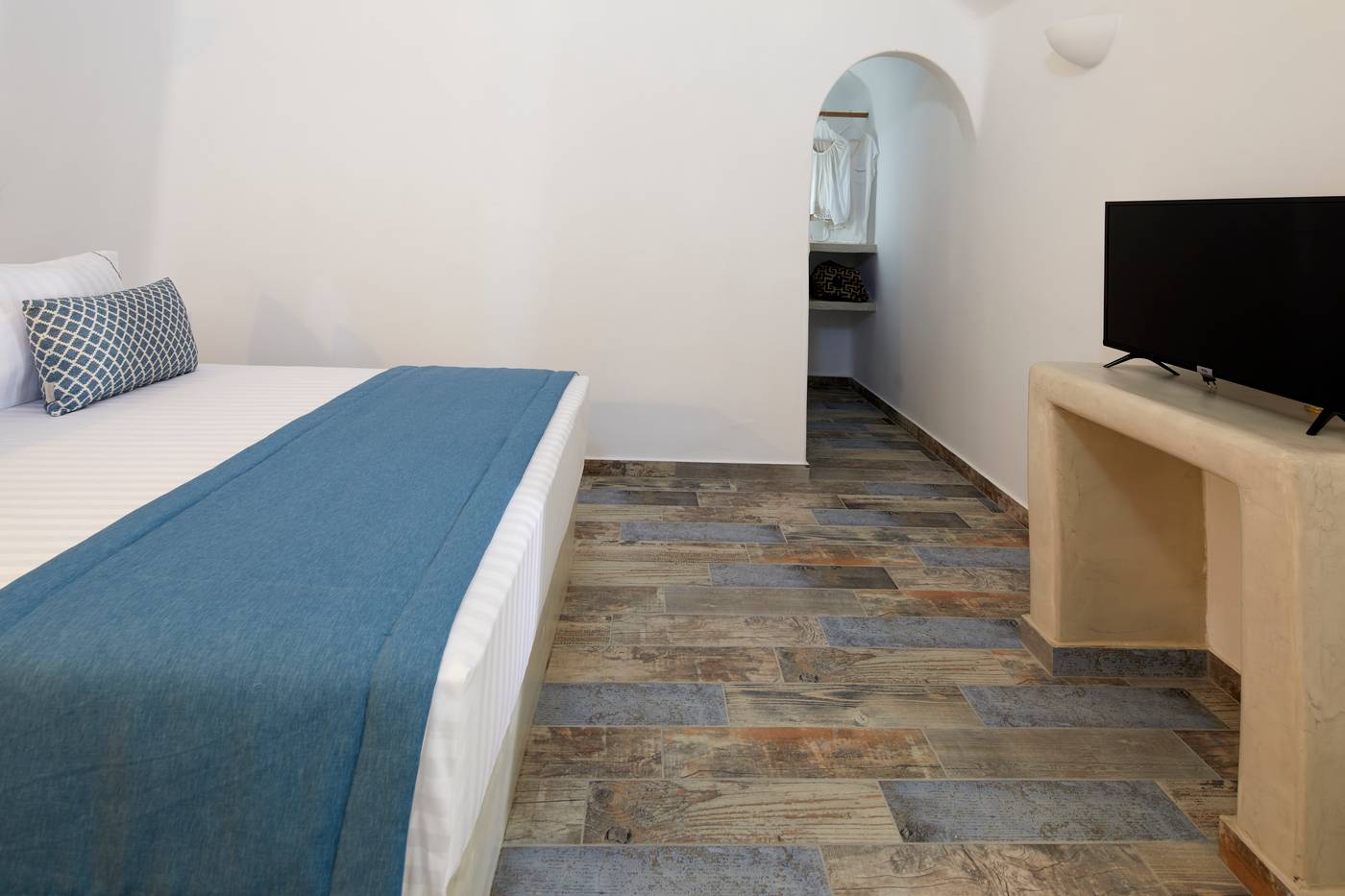 El-Verano-Collection-Santorini-Room-39