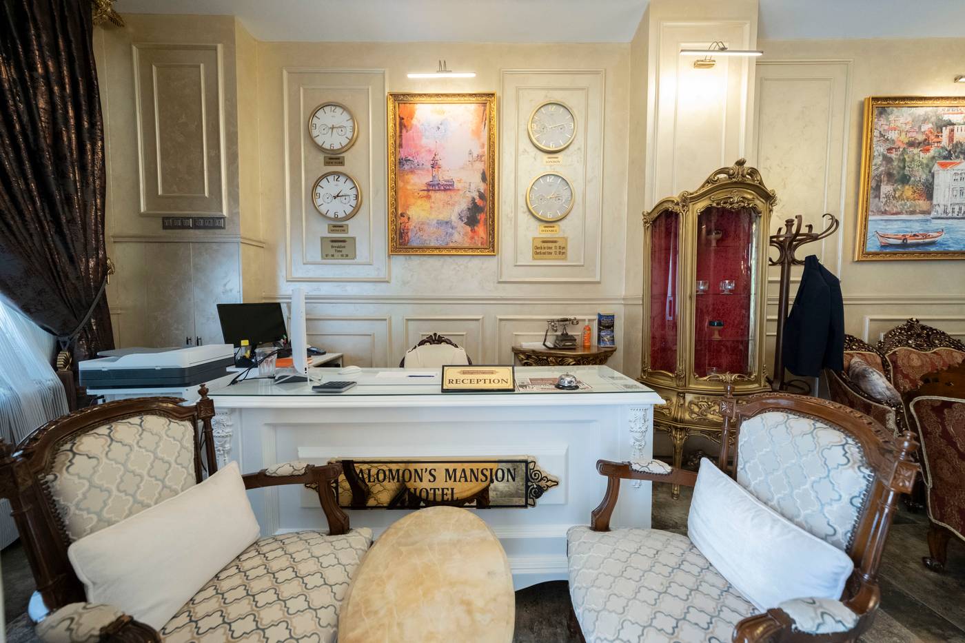 Solomon-s-Mansion-Hotel-Lobby-15