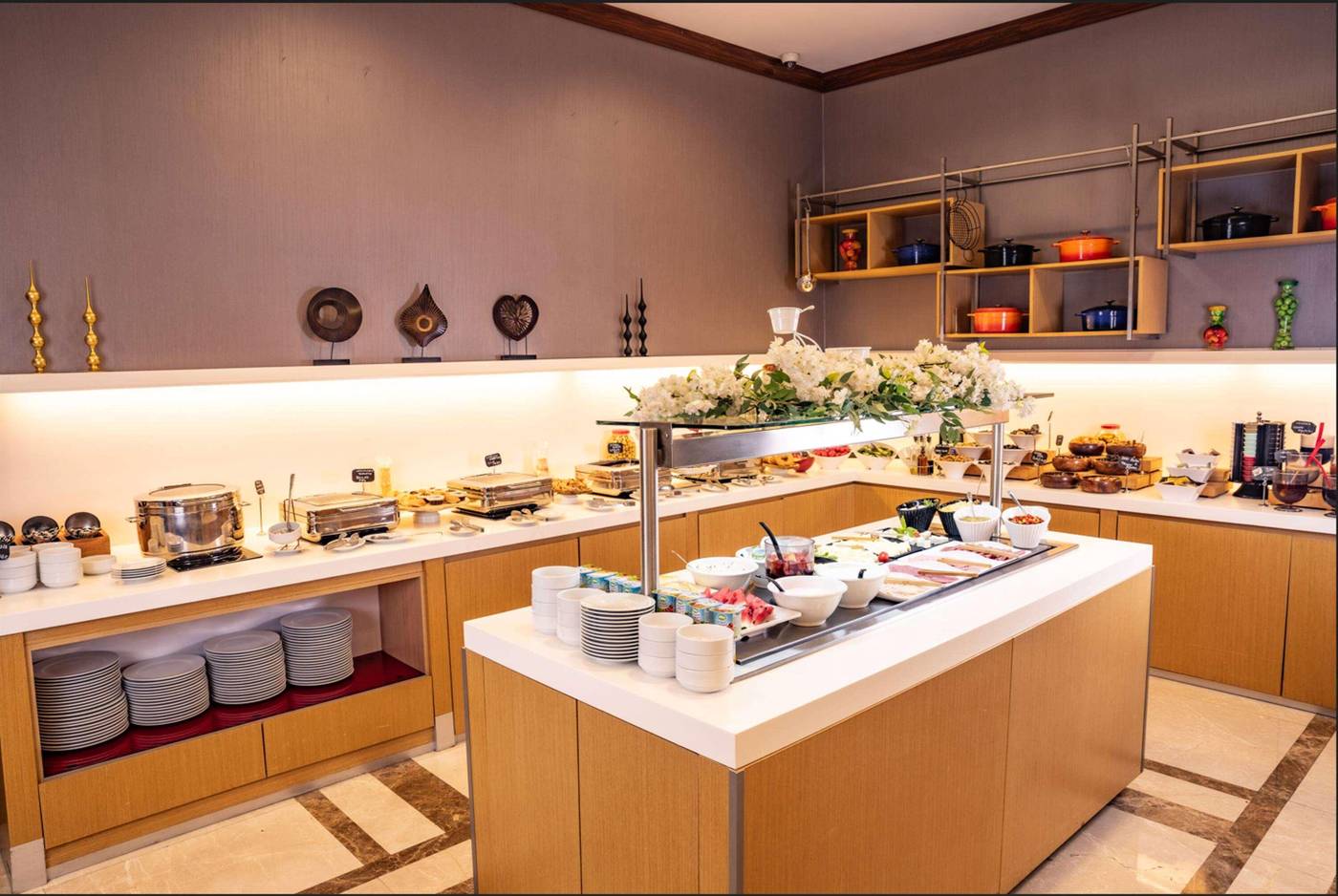 Ramada-by-Wyndham-Istanbul-Alibeykoy-Restaurant-31