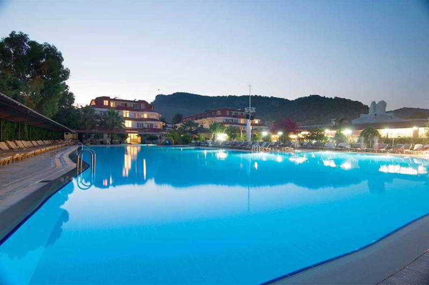 Sailor-s-Beach-Club-Pool-10