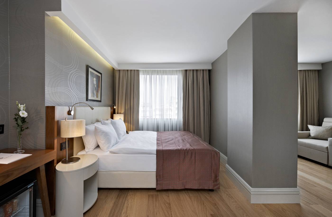 Ramada-Istanbul-Grand-Bazaar-Room-17