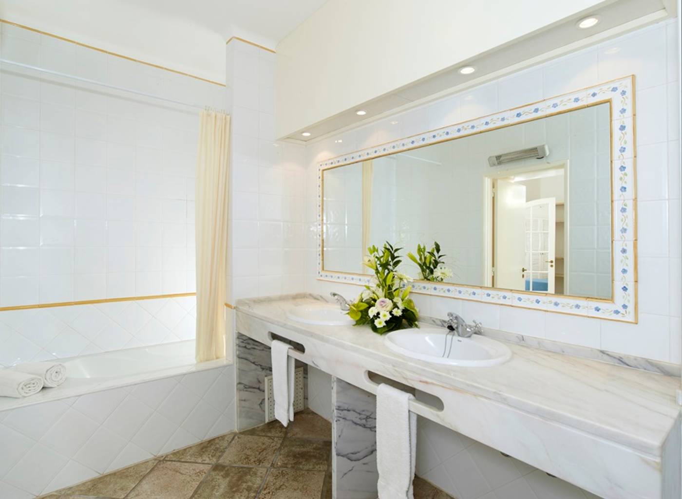 Cheerfulway-Alto-do-Moinho-Apartamentos-General-view-12