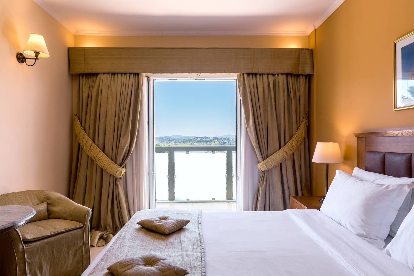 Ariti-Grand-Hotel-Room-22