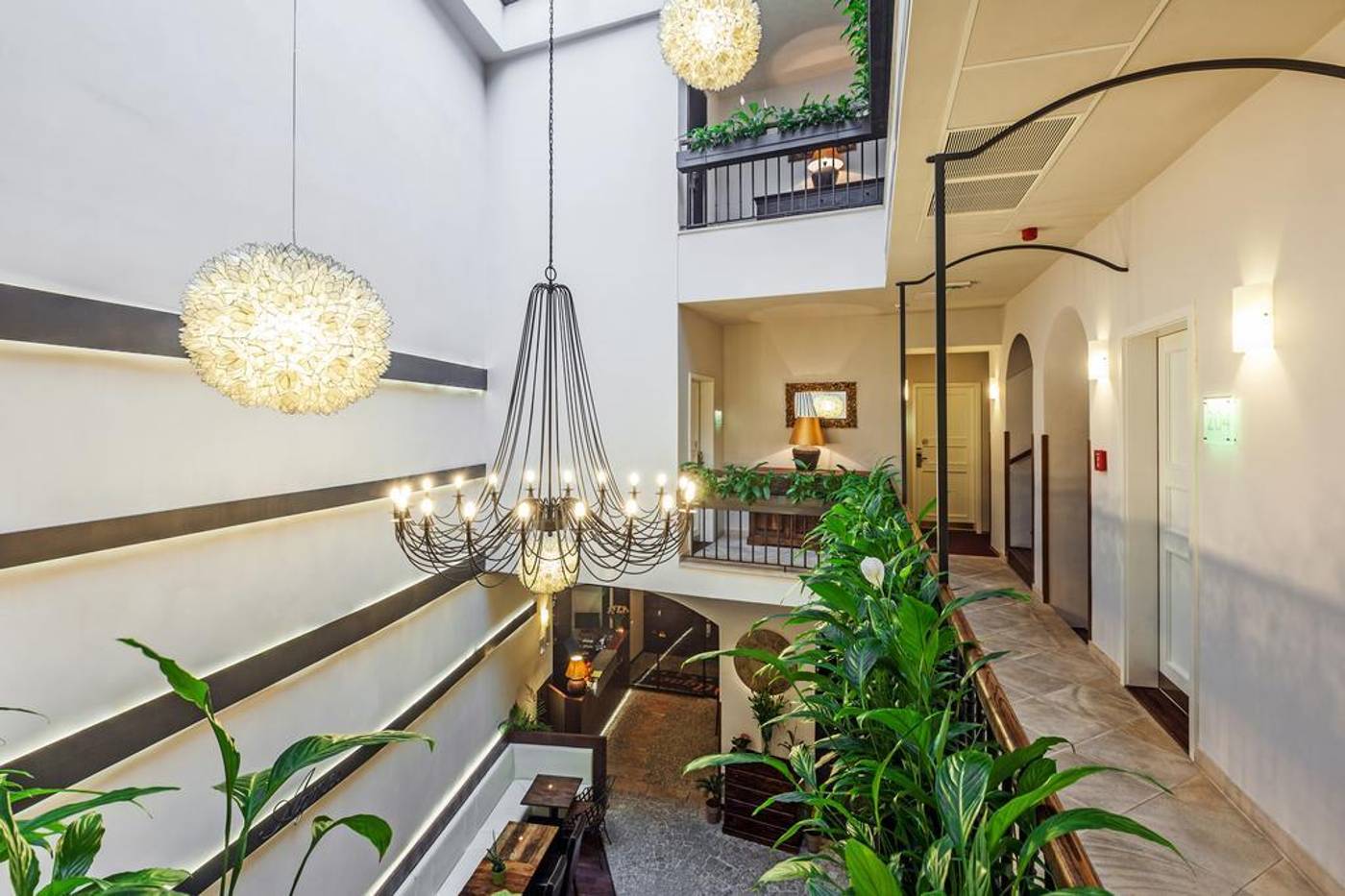 Residence-Agnes-General-view-13