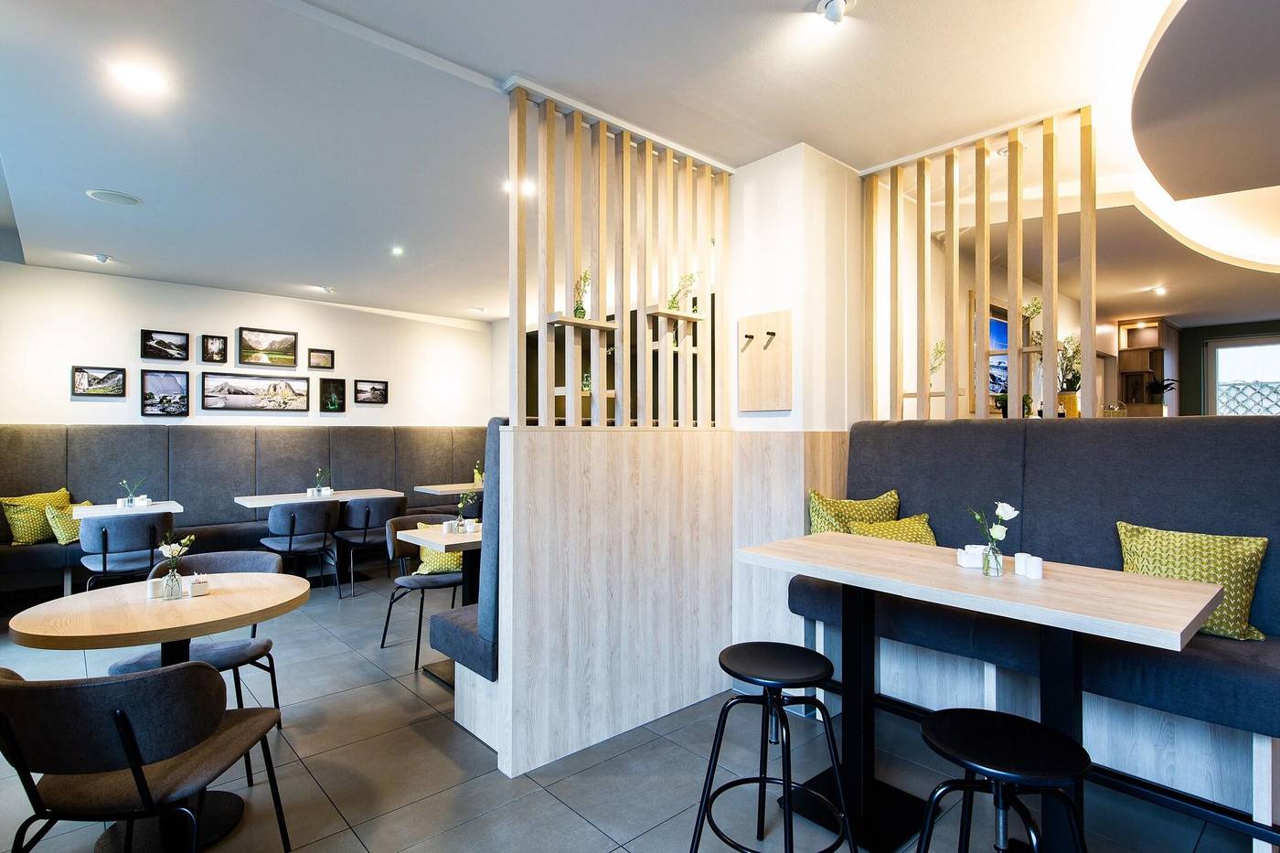 Lindemann-Hotel-Fjord-Restaurant-11