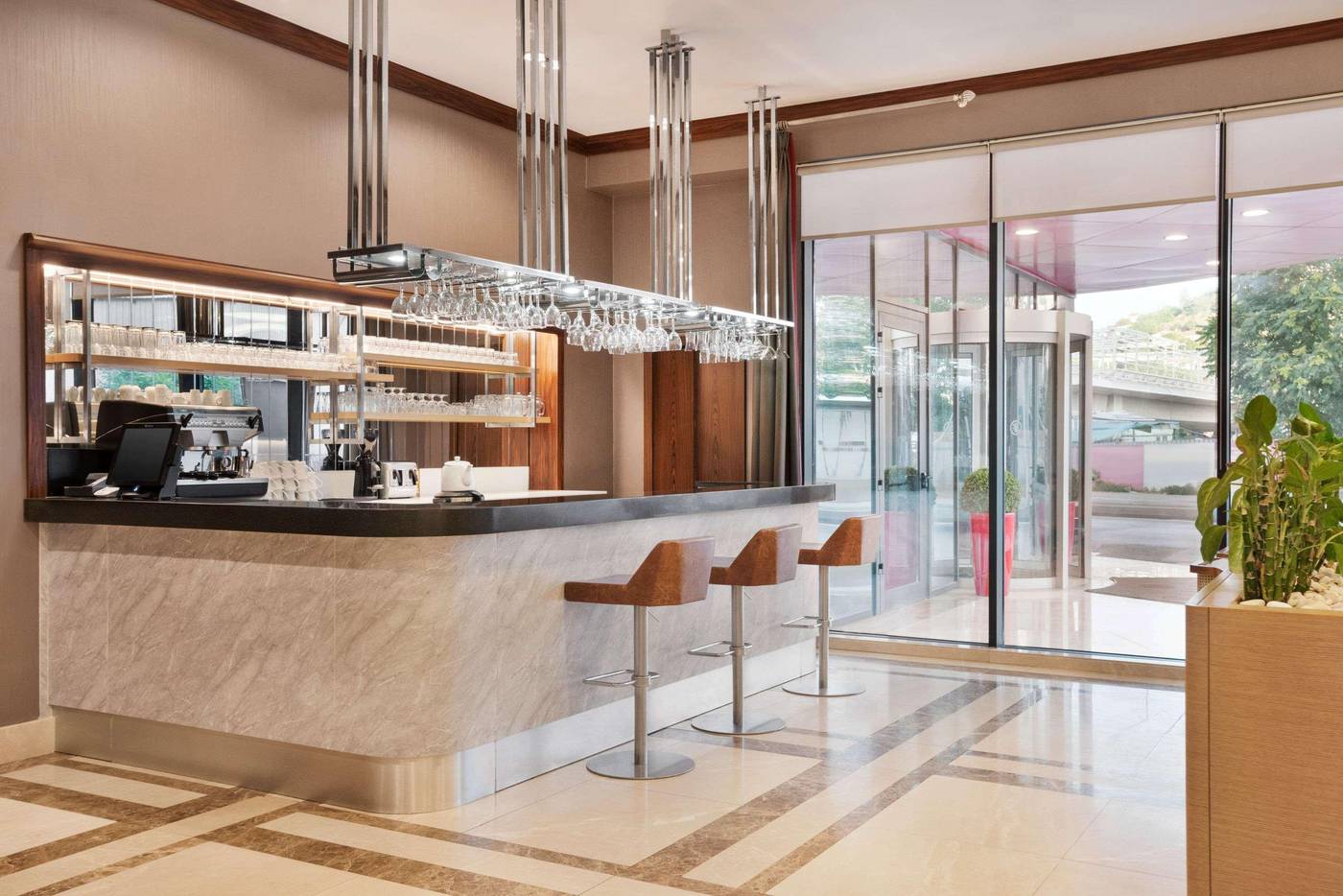 Ramada-by-Wyndham-Istanbul-Alibeykoy-Restaurant-3