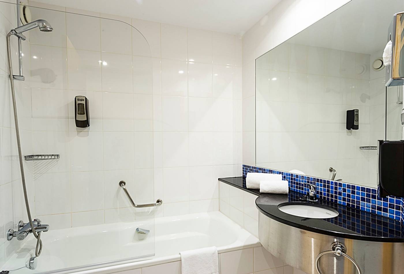 B-B----Hotel-Madrid-Airport-T1-T2-T3-Room-13