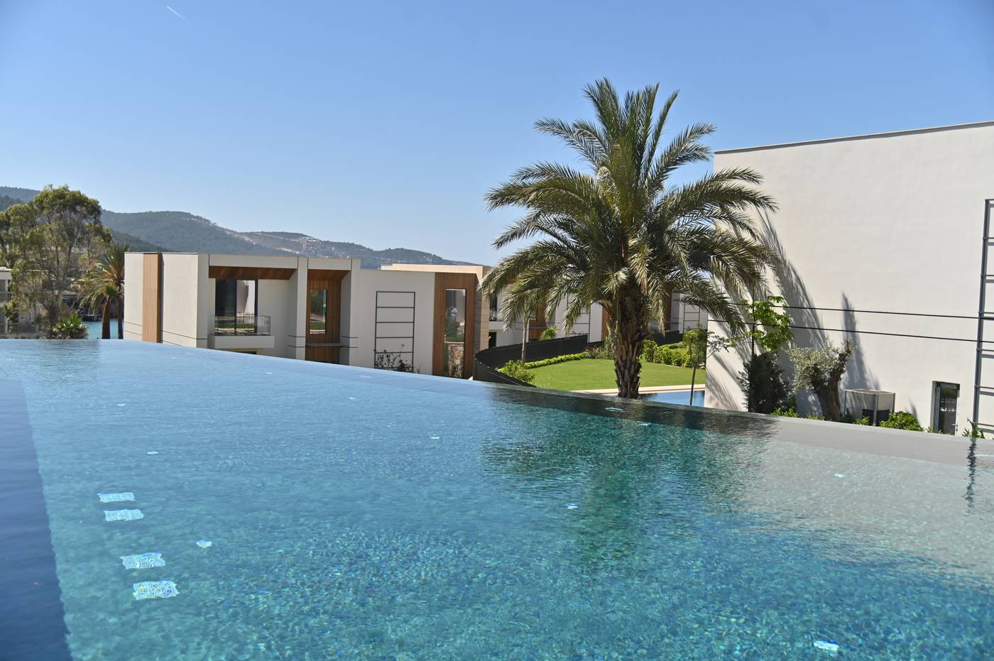 Ora-Holiday-Village-Pool-1