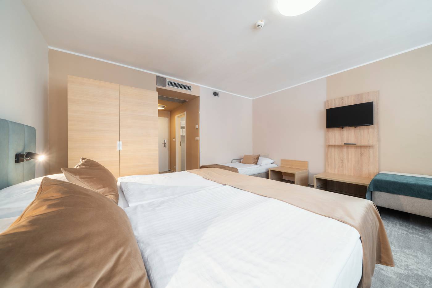 Ehrlich-Hotel-Room-17