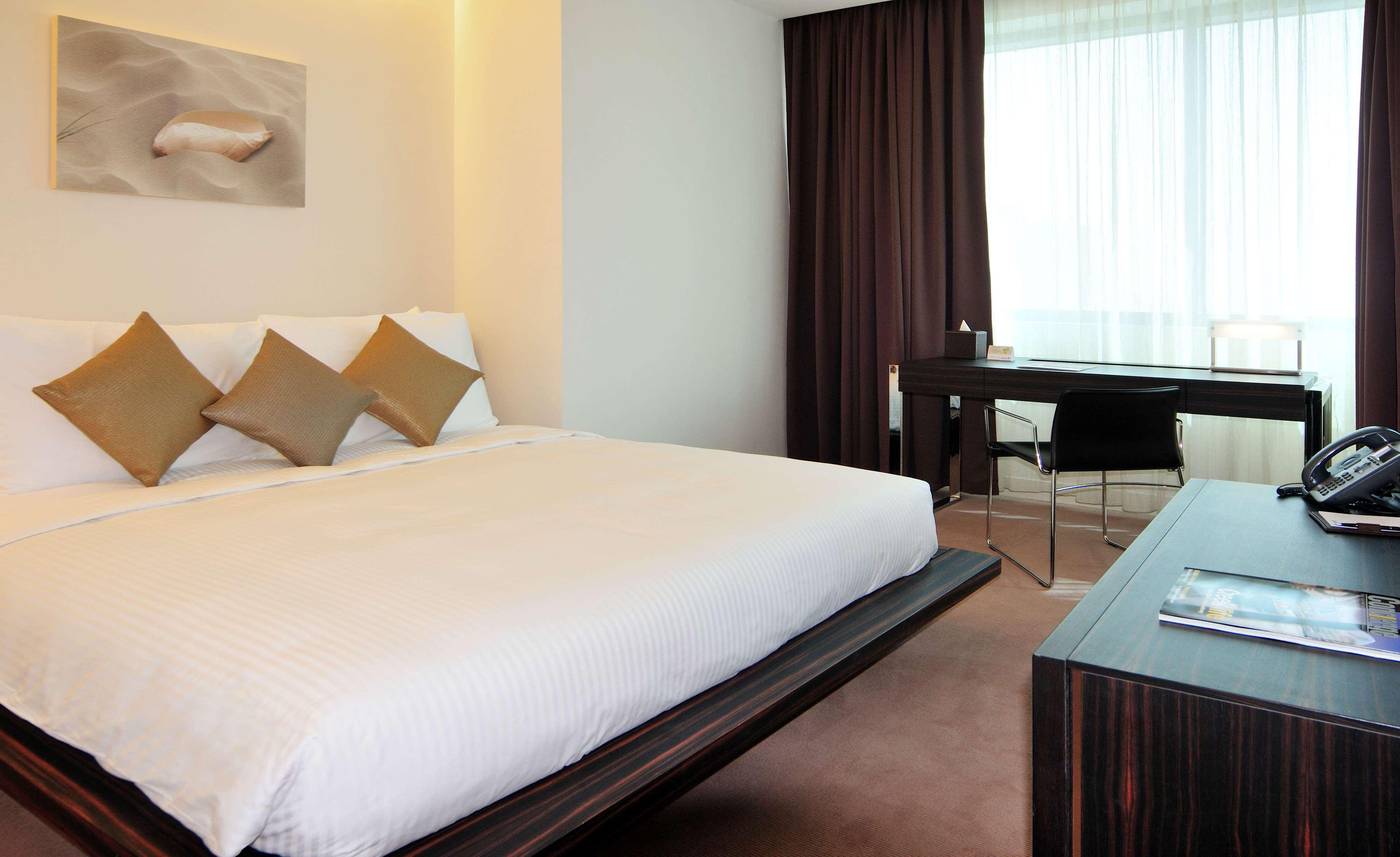 Radisson-Blu-Residence-Dubai-Marina-Room-19