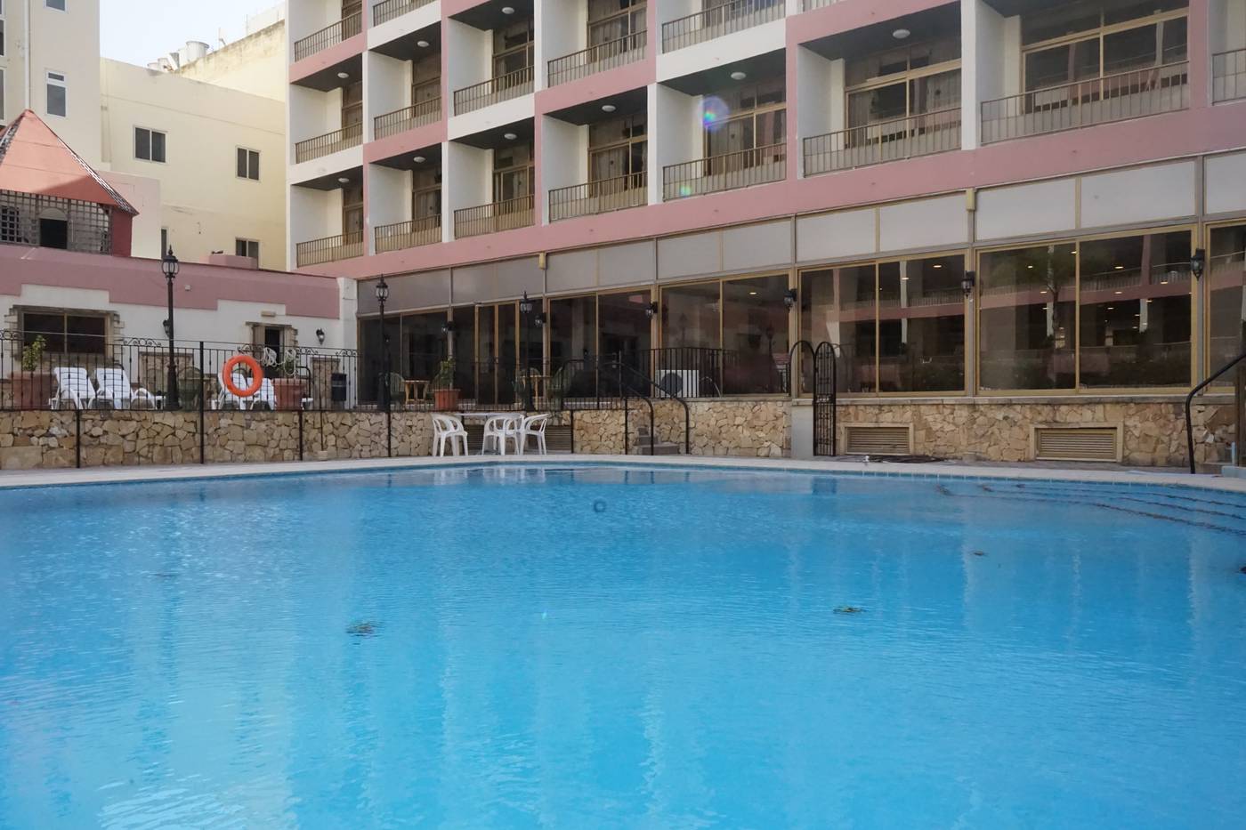 The-Santa-Maria-Hotel-Pool-1