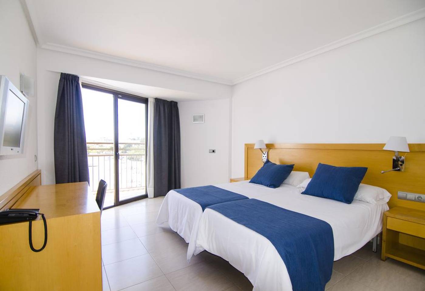 Club-San-Remo-Room-15