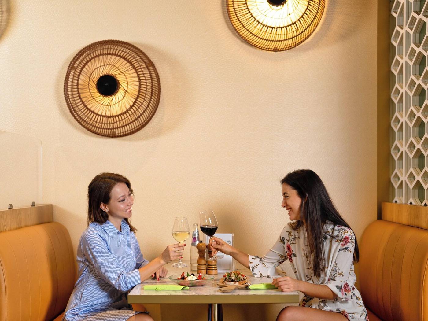 Wyndham-Dubai-Marina-Restaurant-53