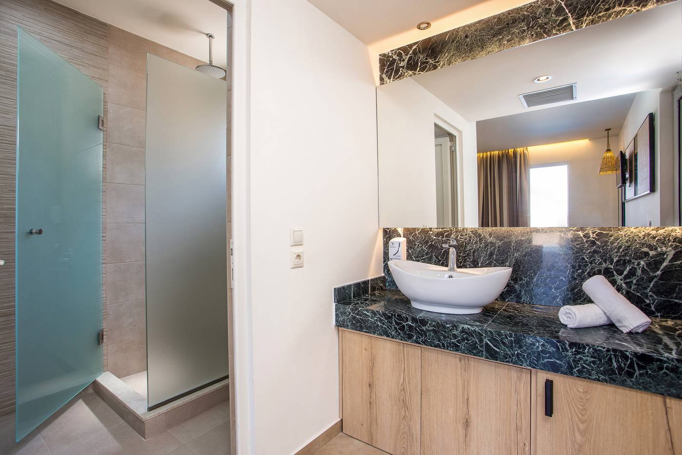 Venezia-Resort-Hotel-Room-47