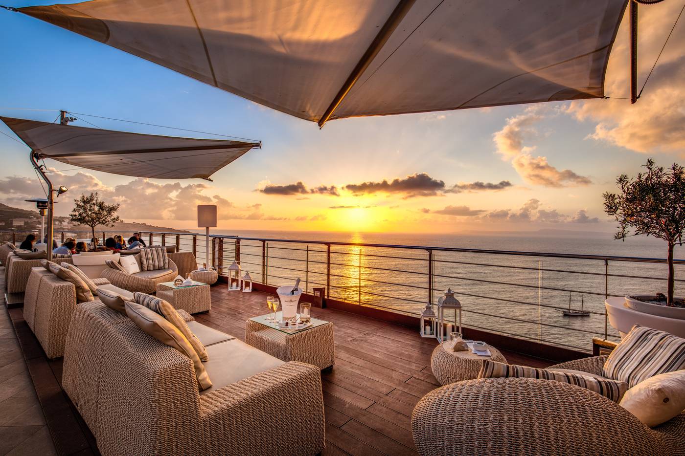 Mediterraneo-Hotel-Bar-64