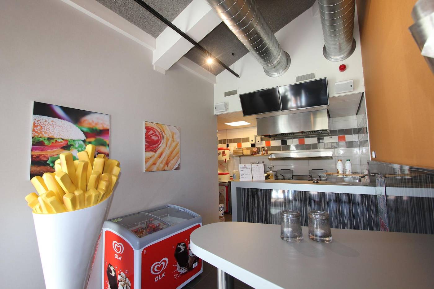 EuroParcs Spaarnwoude-Netherlands-Halfweg-Restaurant-4