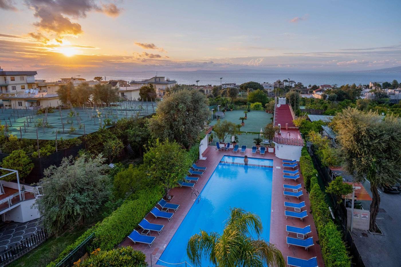 Comfort-Hotel-Gardenia-Sorrento-Coast-General-view-4