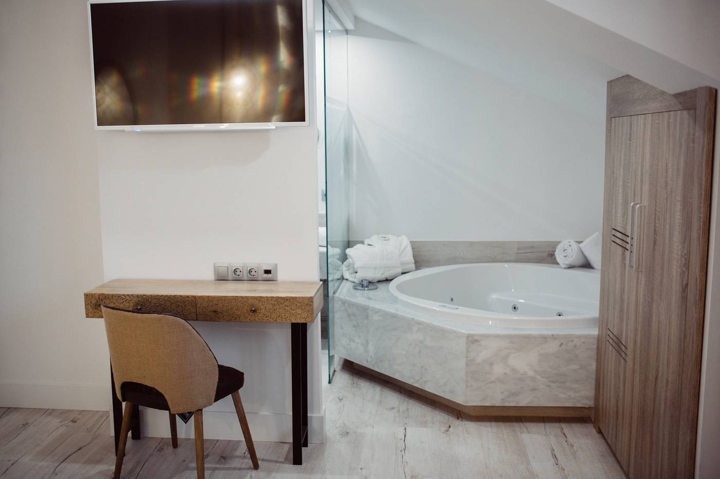 Hotel Cuevas-Spain-Santillana del Mar-Room-9