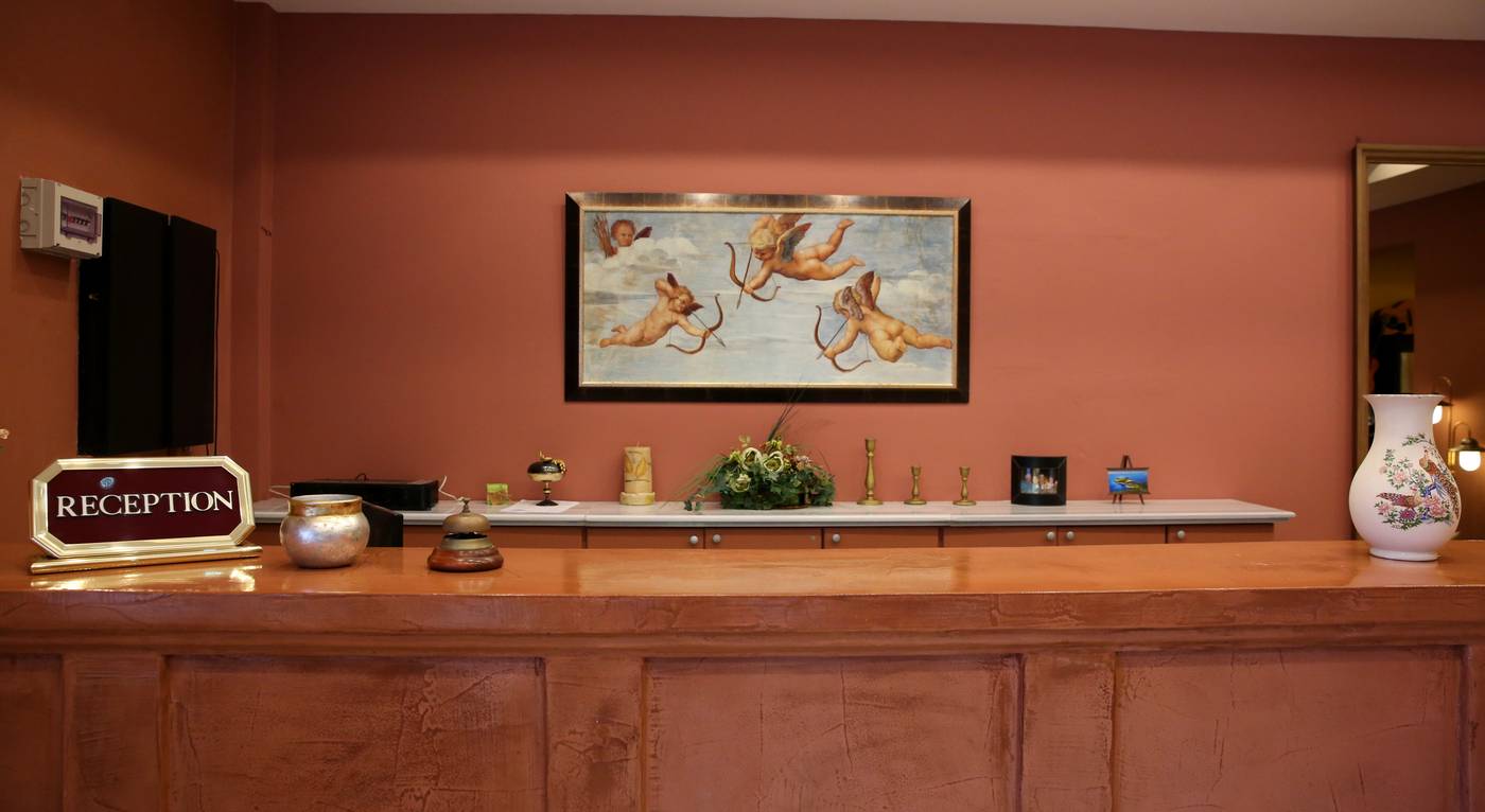 Hotel-Sunrise-Inn-Lobby-72