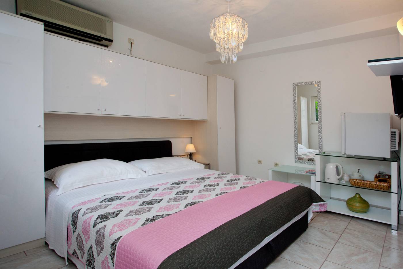 Apartment-Alma-Room-18