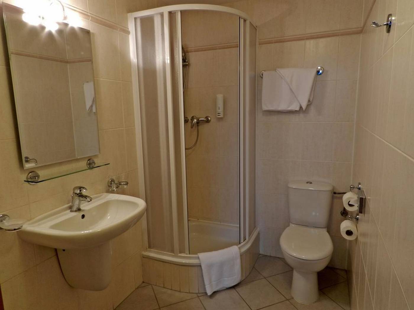 Alton-Prague-General-view-10